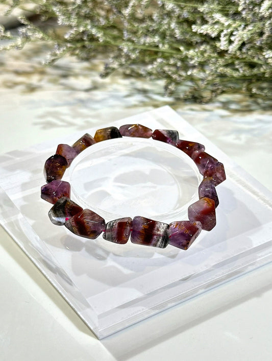 Grad. Collector Auralite A23 Freeform Bracelet
